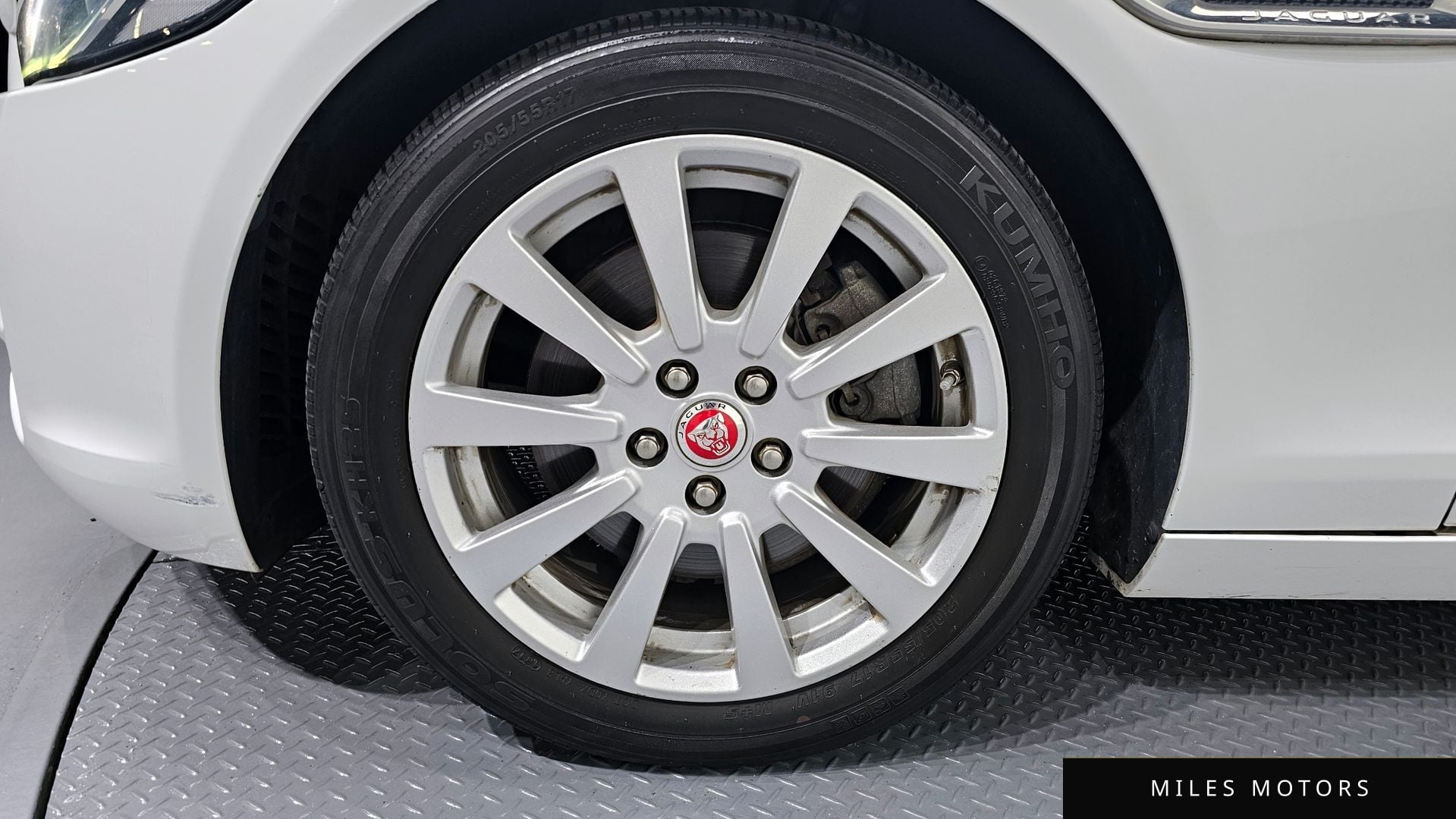Jaguar XE 2016 — миниатюра 5