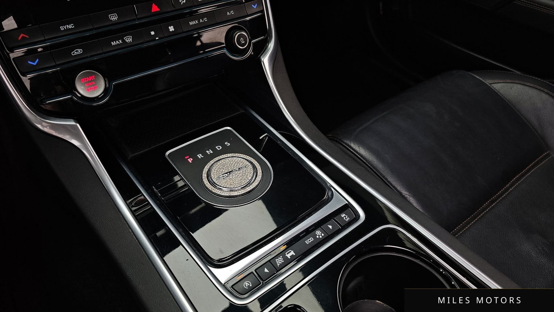 Jaguar XE 2016 — миниатюра 9