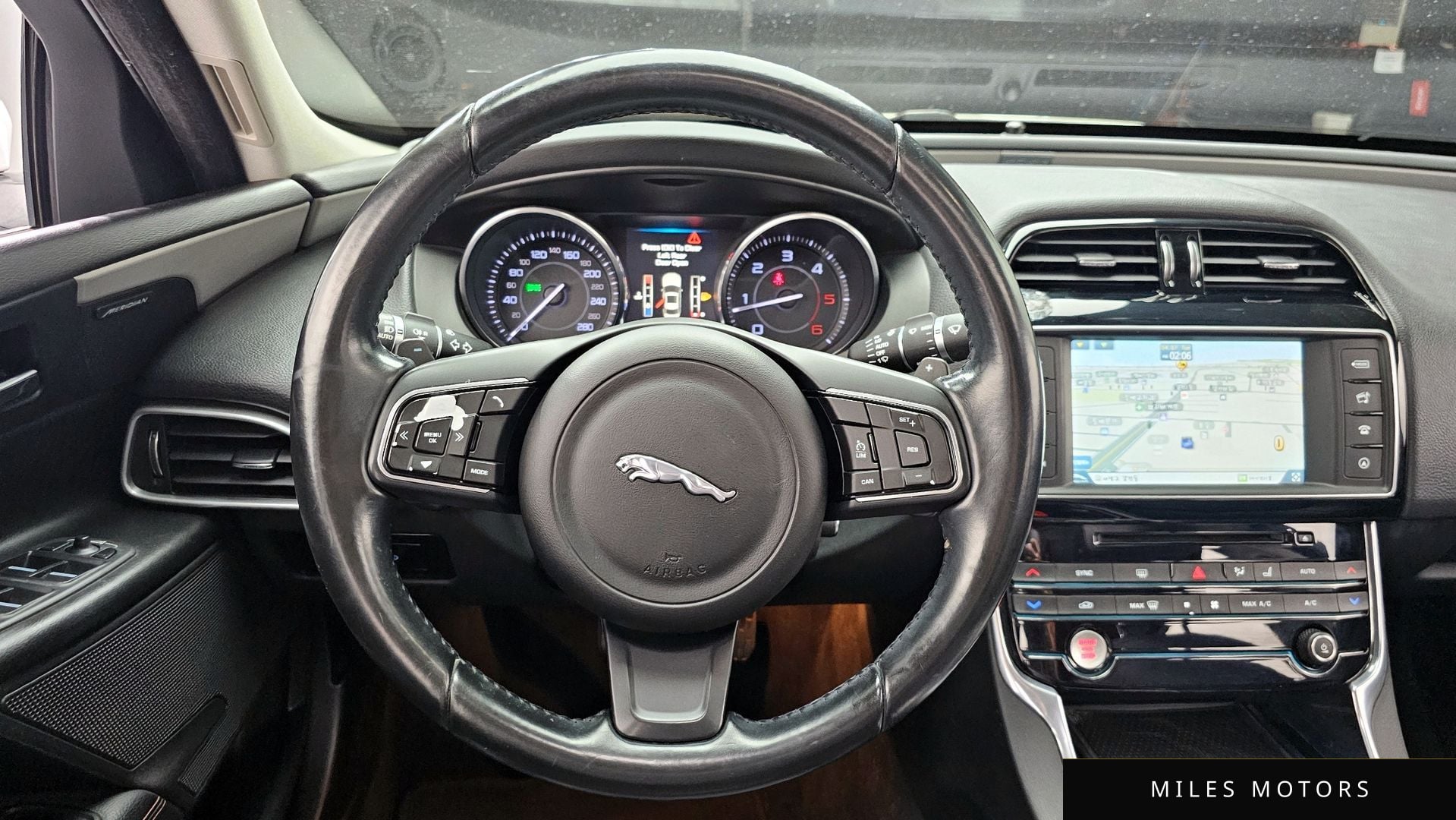 Jaguar XE 2016 — миниатюра 13