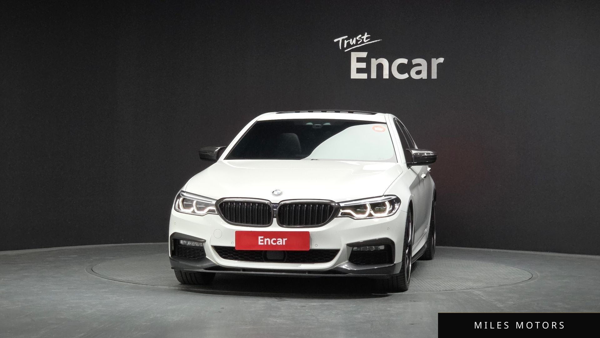 BMW 5 Series (G30) 2018 — миниатюра 3