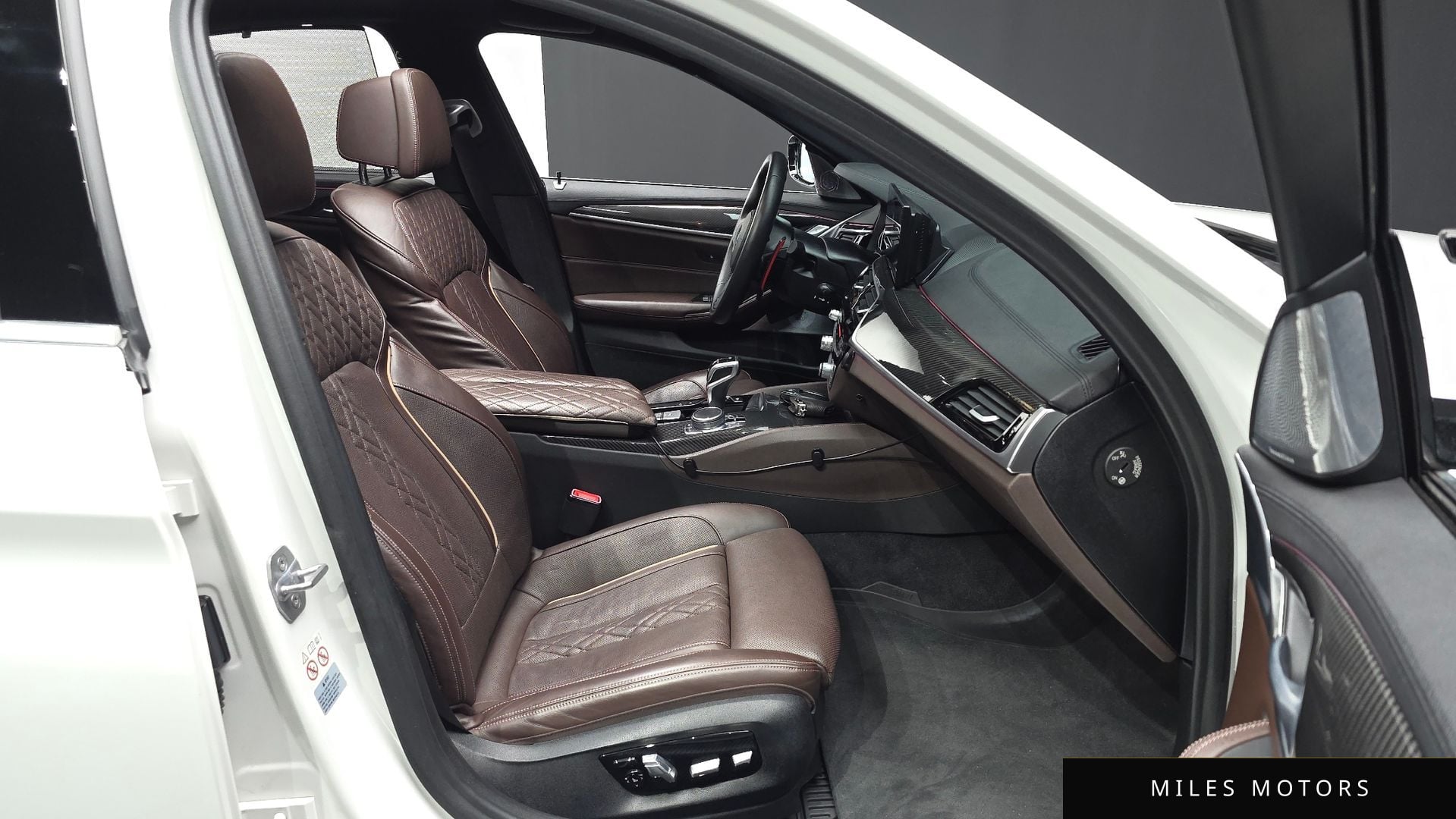 BMW 5 Series (G30) 2018 — миниатюра 10