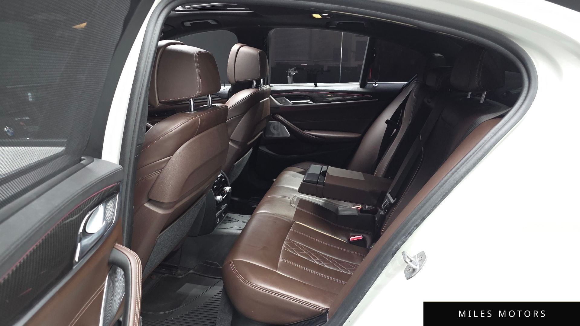 BMW 5 Series (G30) 2018 — миниатюра 12