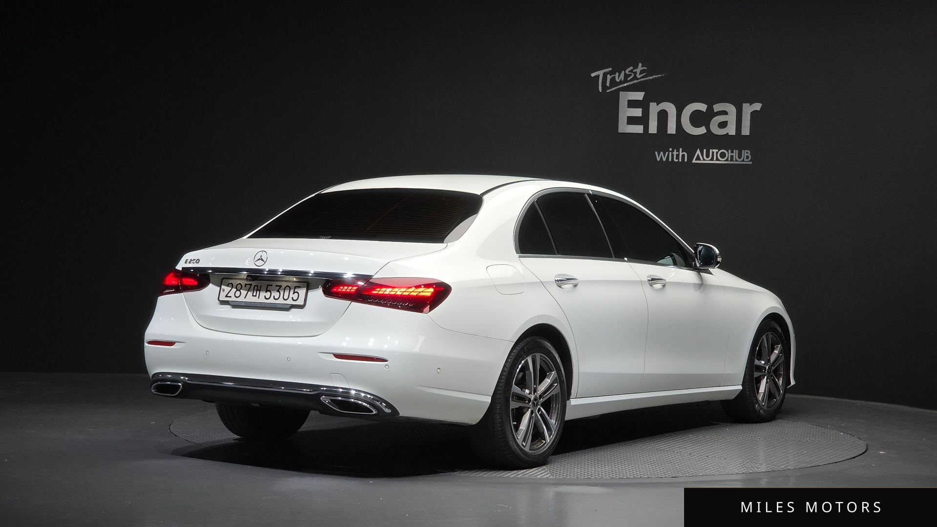 Mercedes-Benz E-Class W213 2023 — миниатюра 2