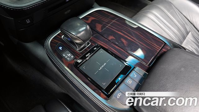 Лексус LS500 2018 — миниатюра 9