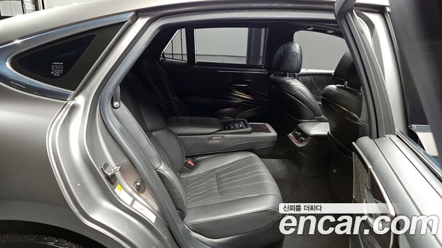 Лексус LS500 2018 — миниатюра 11