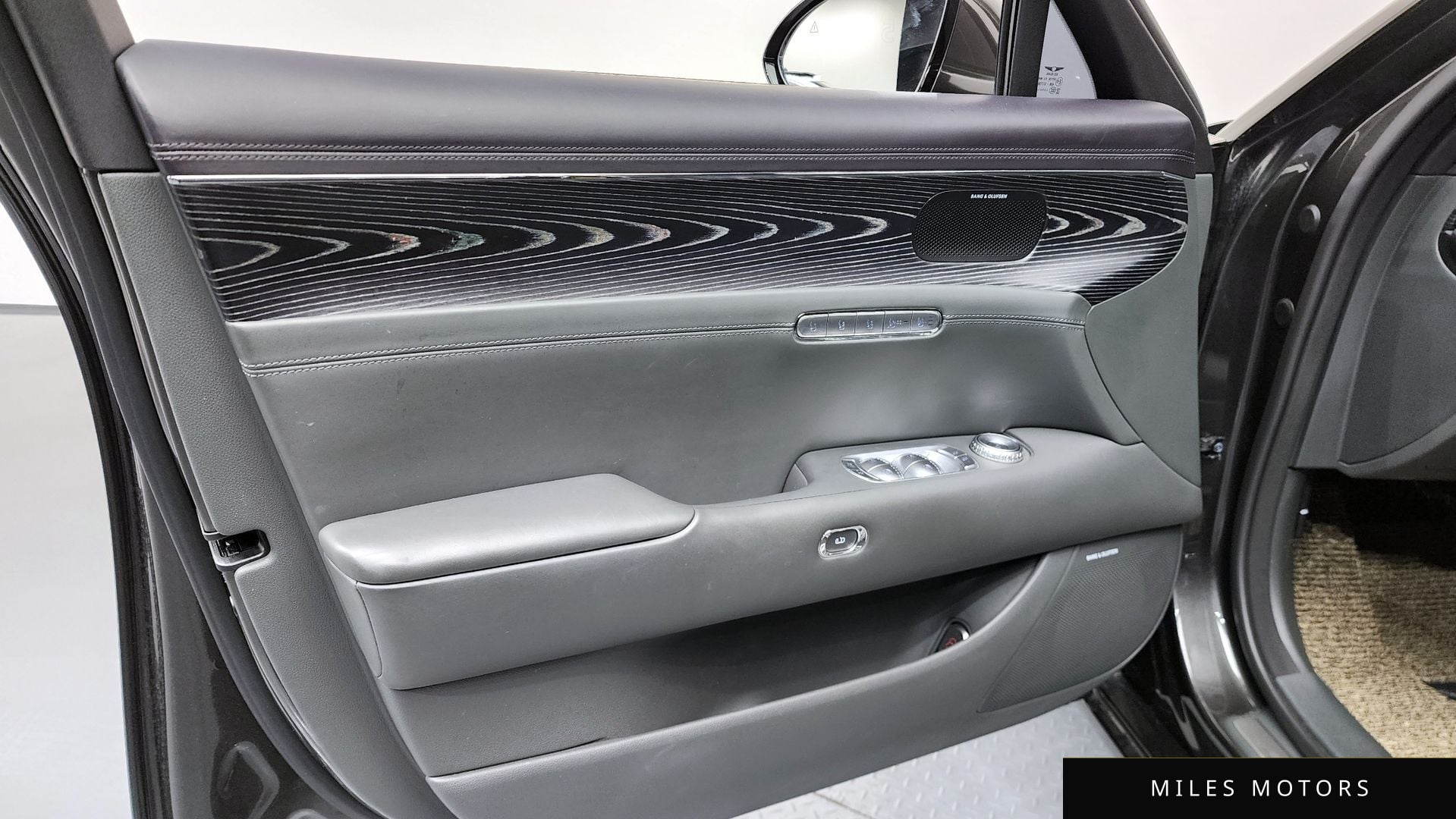 Genesis G90 (RS4) 2022 — миниатюра 14