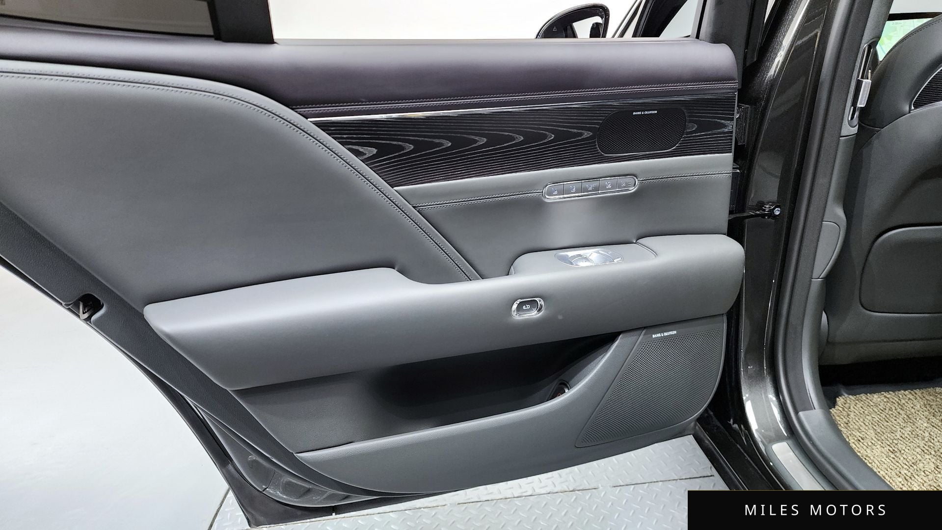 Genesis G90 (RS4) 2022 — миниатюра 15