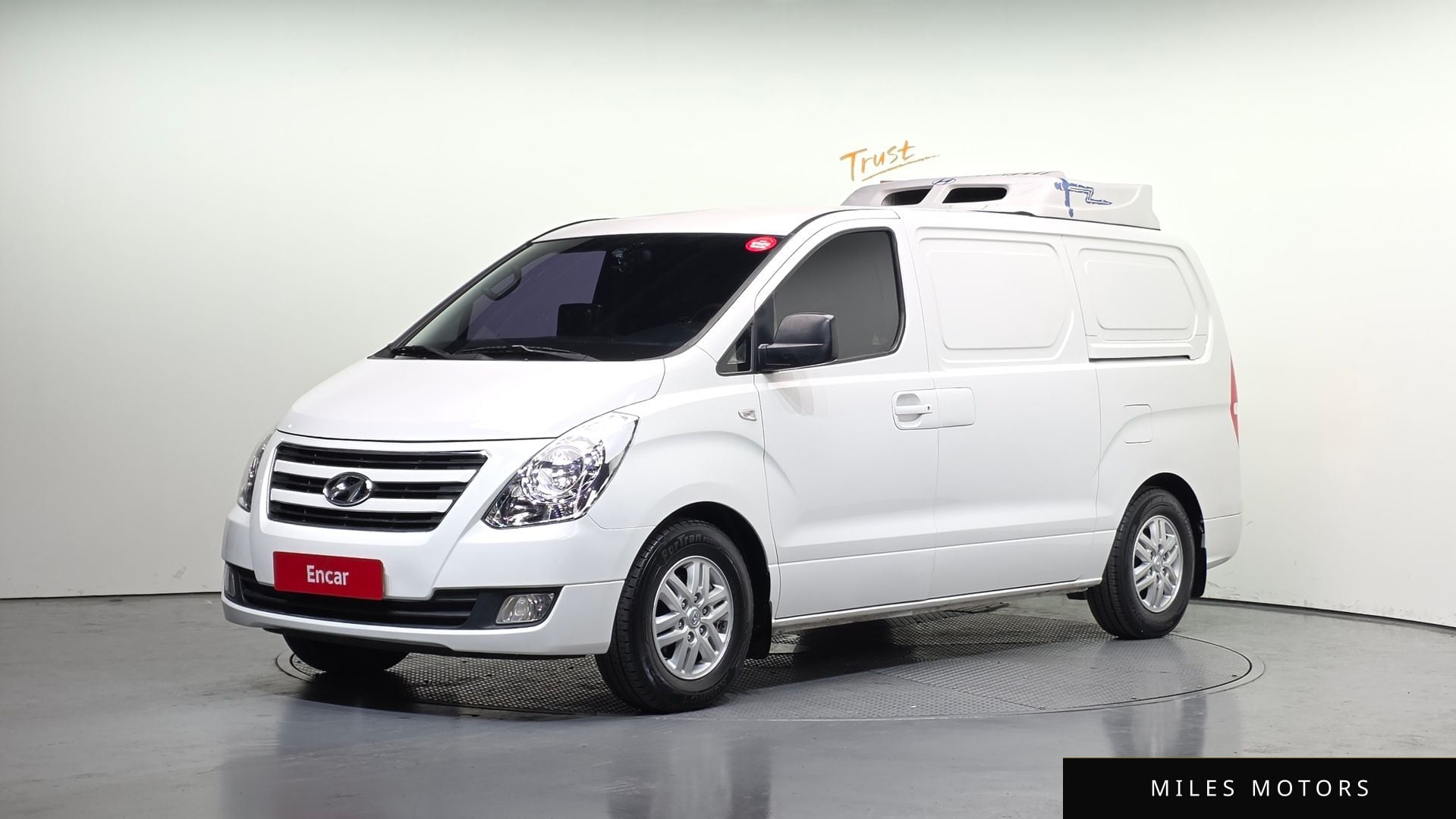 Hyundai Starex 2017 — фото 1 из 12