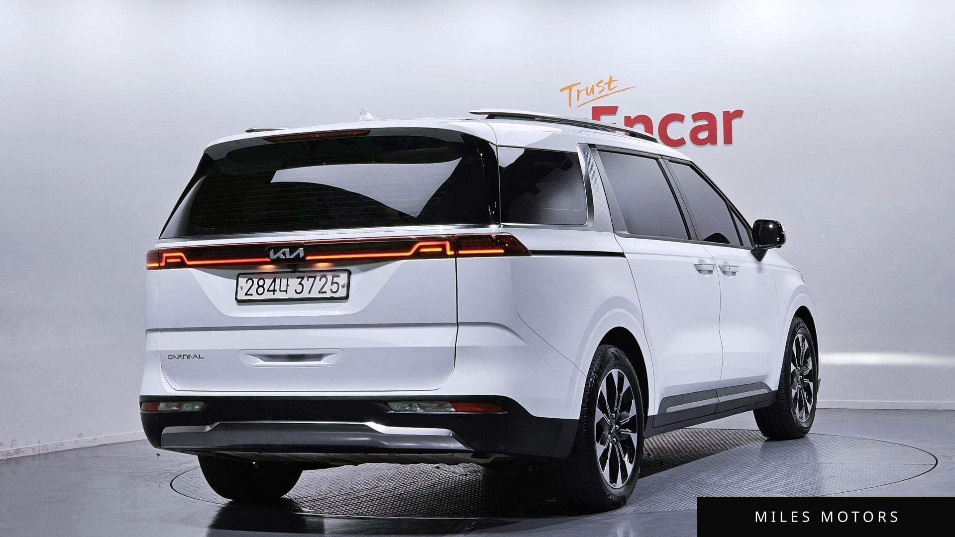 Kia Carnival 2023 — миниатюра 2