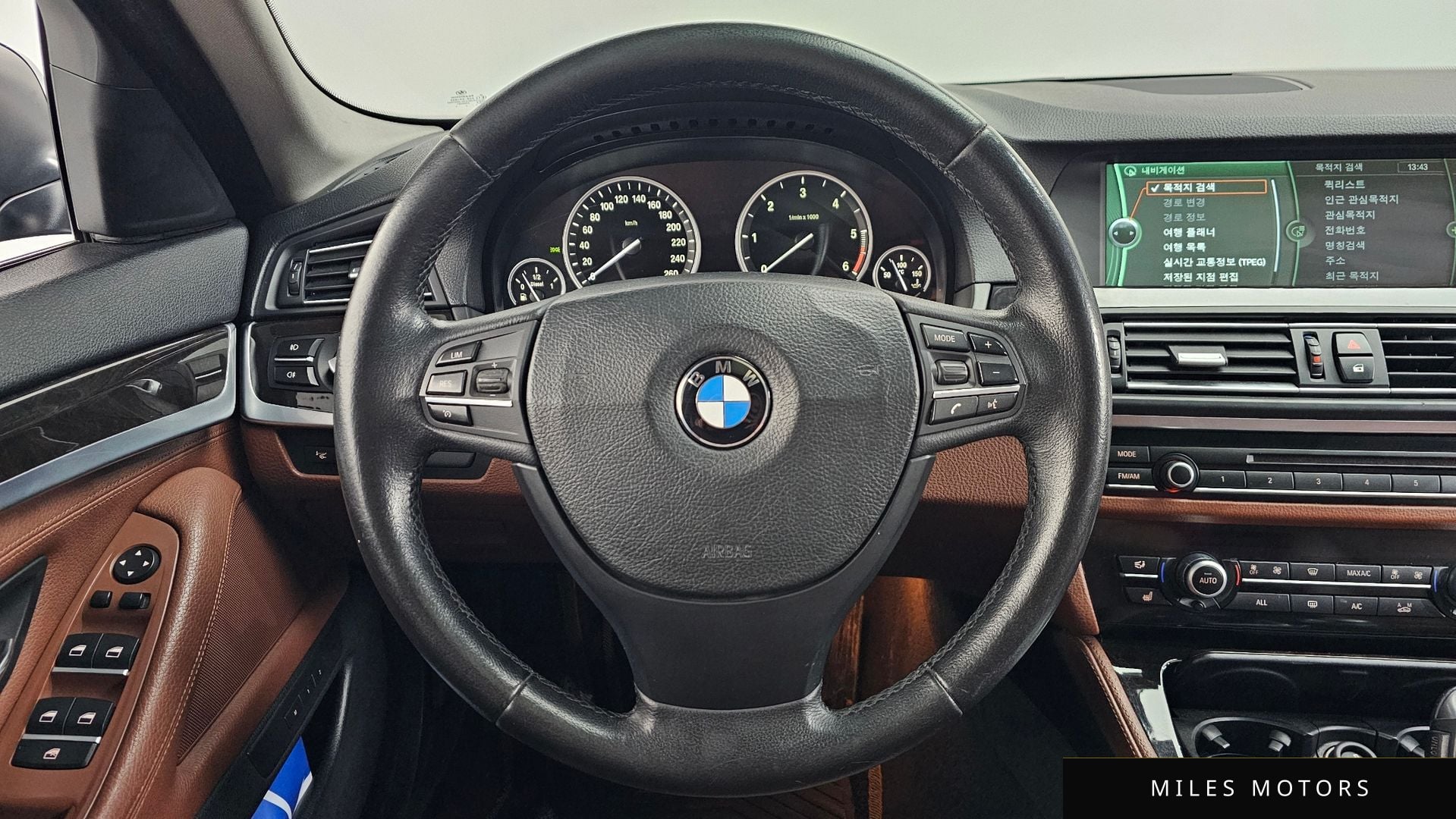 BMW 5시리즈 (F10) 2013 — миниатюра 12