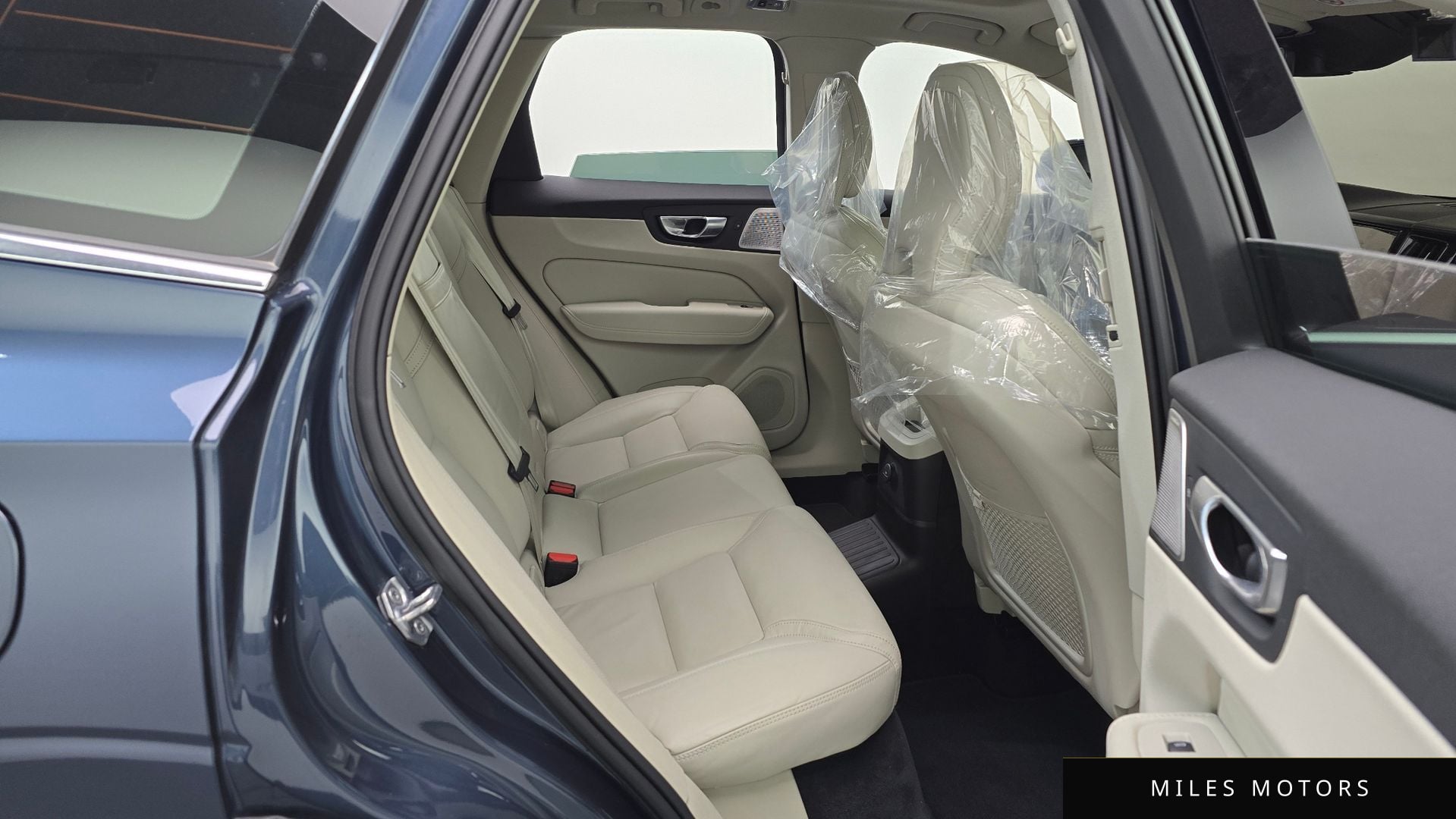 Volvo XC60 2021 — миниатюра 11