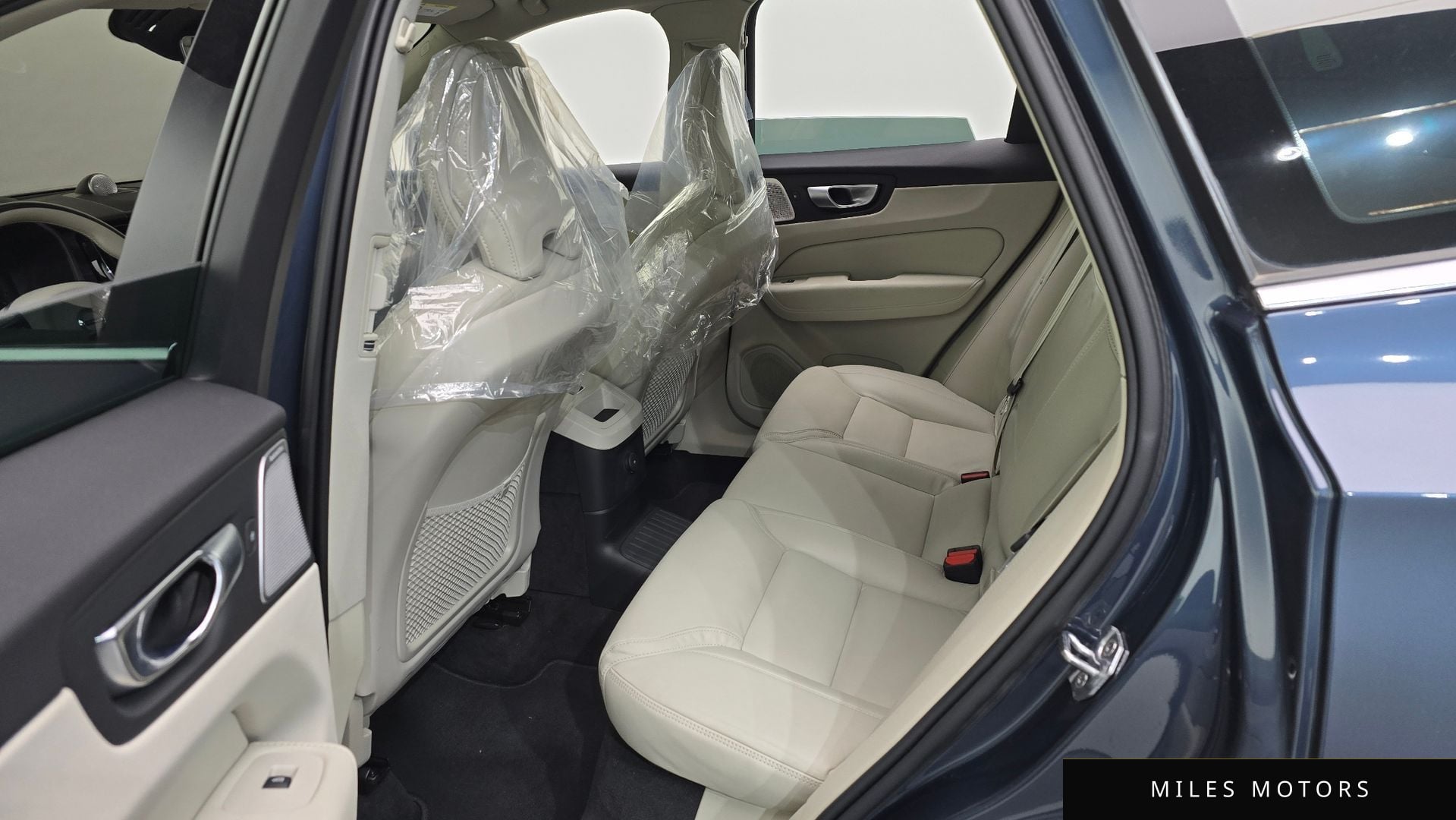 Volvo XC60 2021 — миниатюра 12