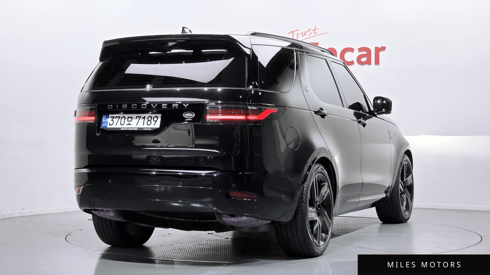 Land Rover Discovery 2023 — миниатюра 2