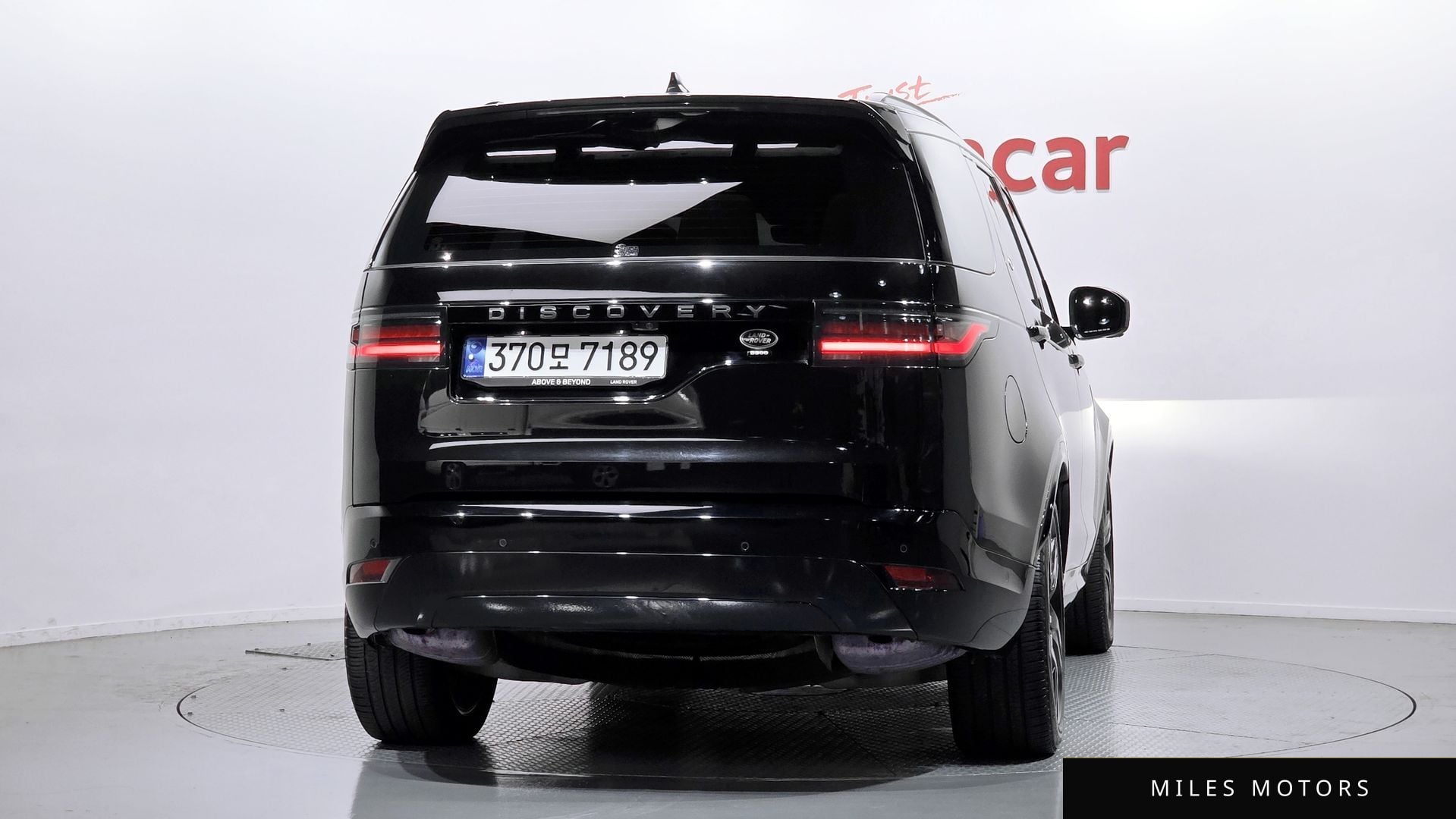 Land Rover Discovery 2023 — миниатюра 4