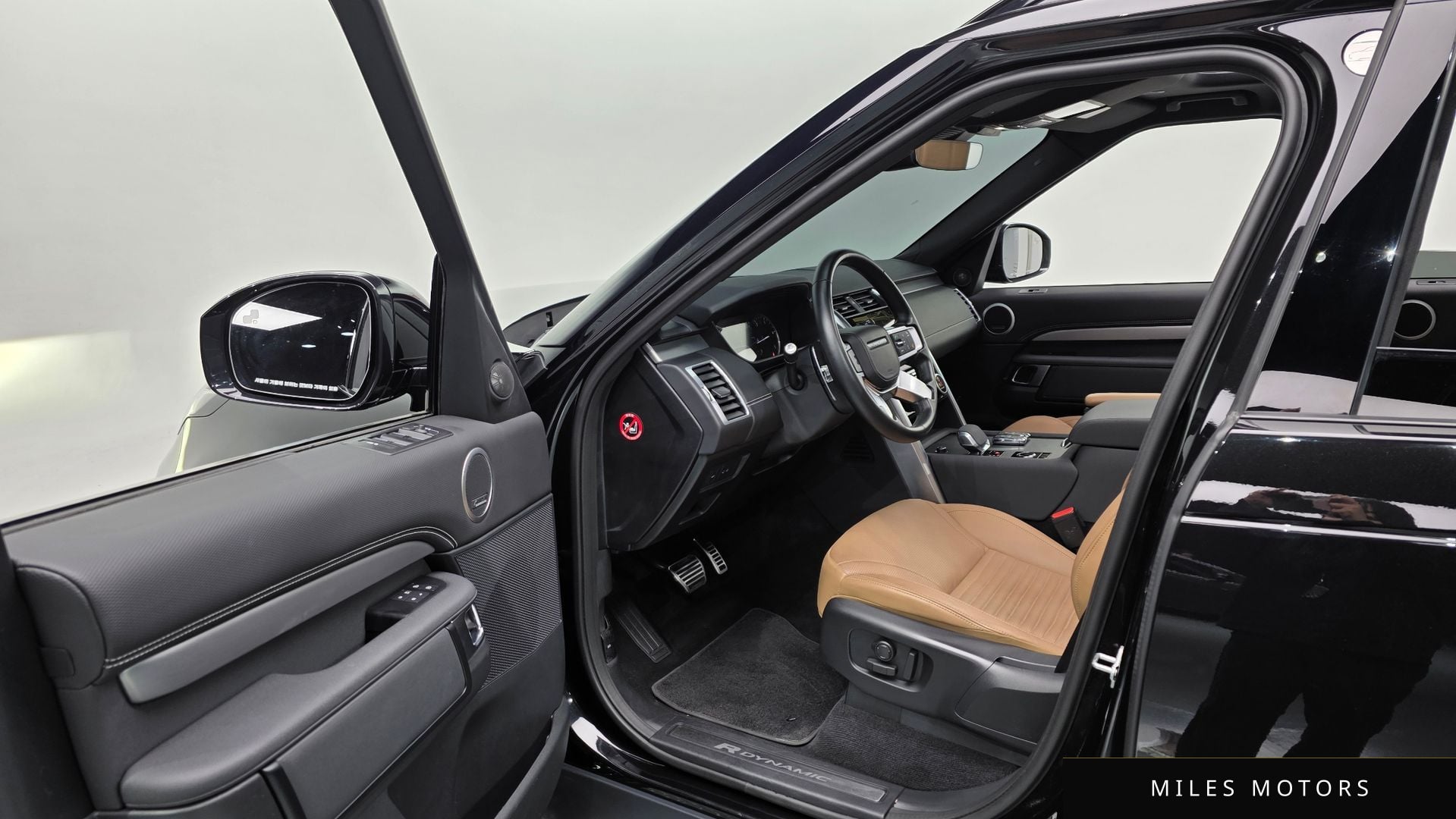 Land Rover Discovery 2023 — миниатюра 10