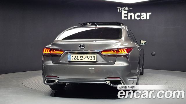 Лексус LS500 2019 — миниатюра 4