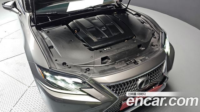 Лексус LS500 2019 — миниатюра 6