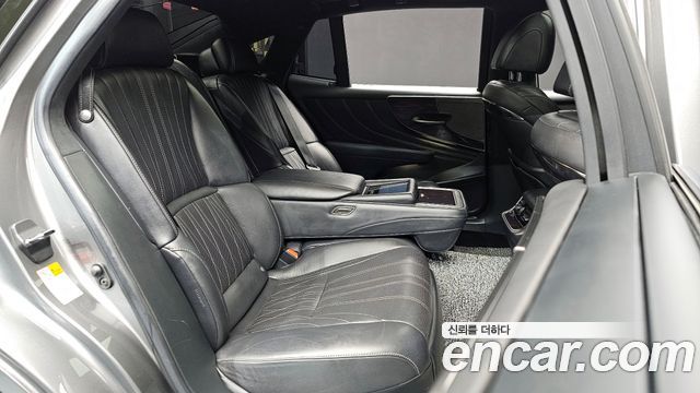 Лексус LS500 2019 — миниатюра 11