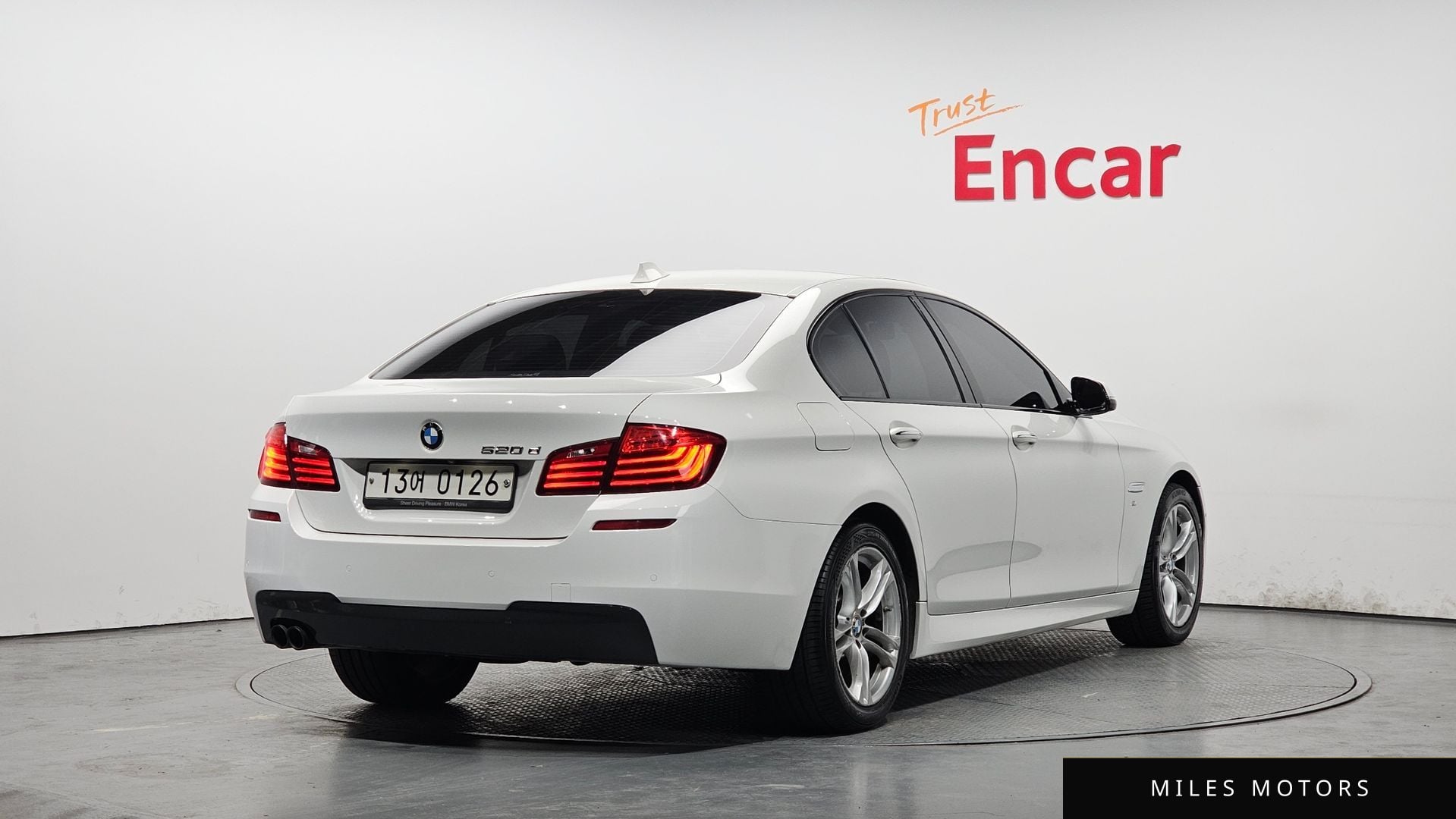 BMW 5 Series (F10) 2016 — миниатюра 2