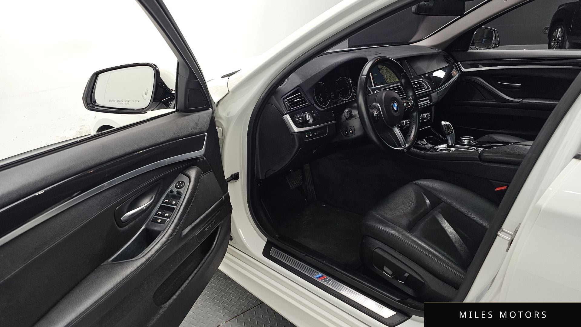 BMW 5 Series (F10) 2016 — миниатюра 11