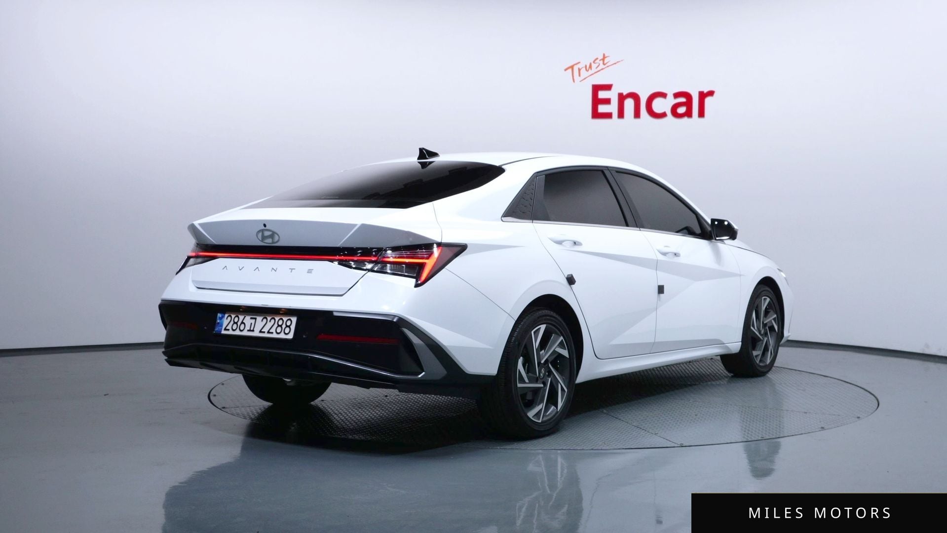 Hyundai AVANTE 2024 — фото 1 из 12