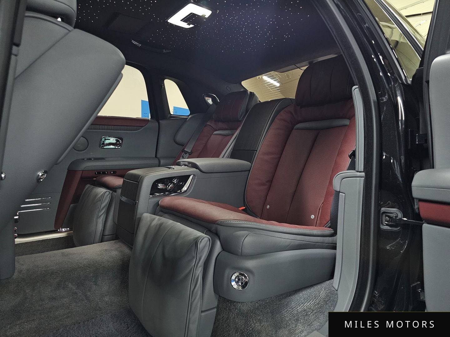 Rolls-Royce Ghost 2022 — миниатюра 9