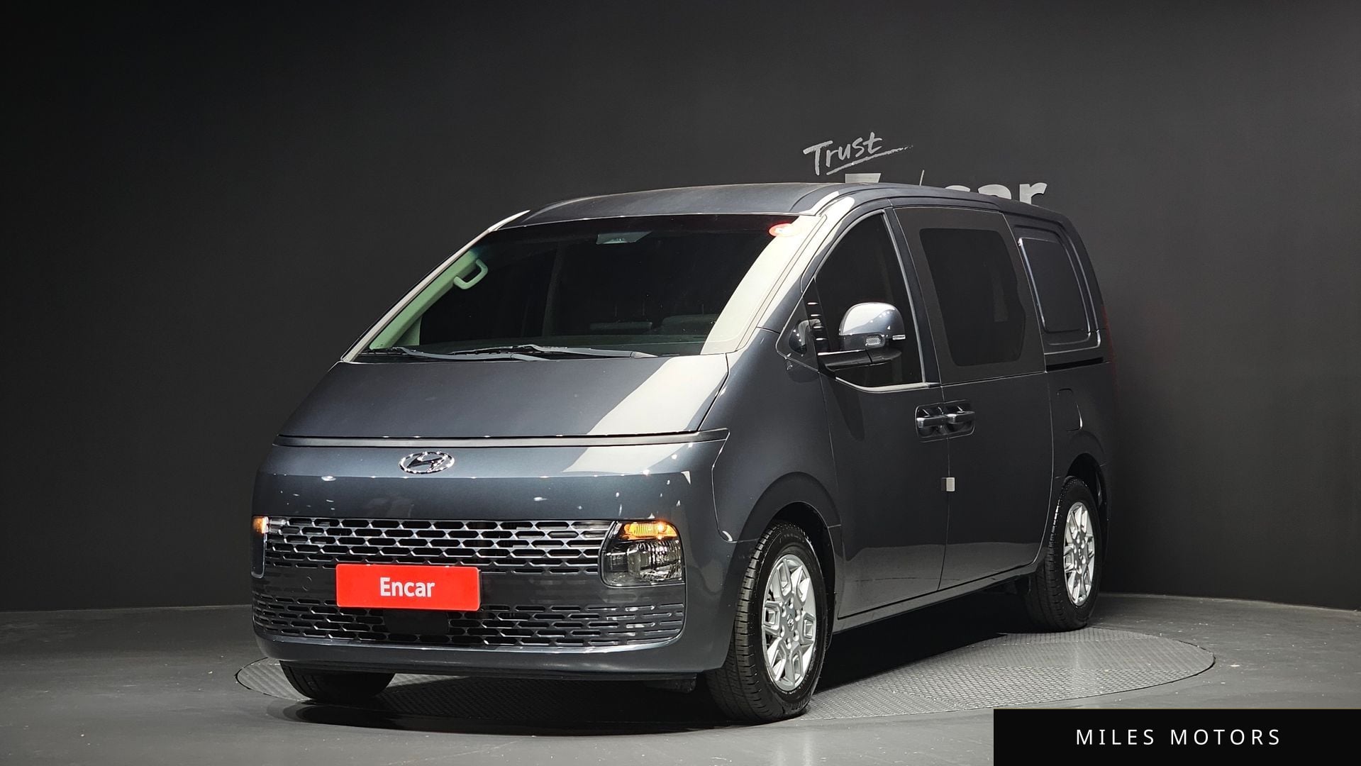 Hyundai Staria 2022 — фото 1 из 12