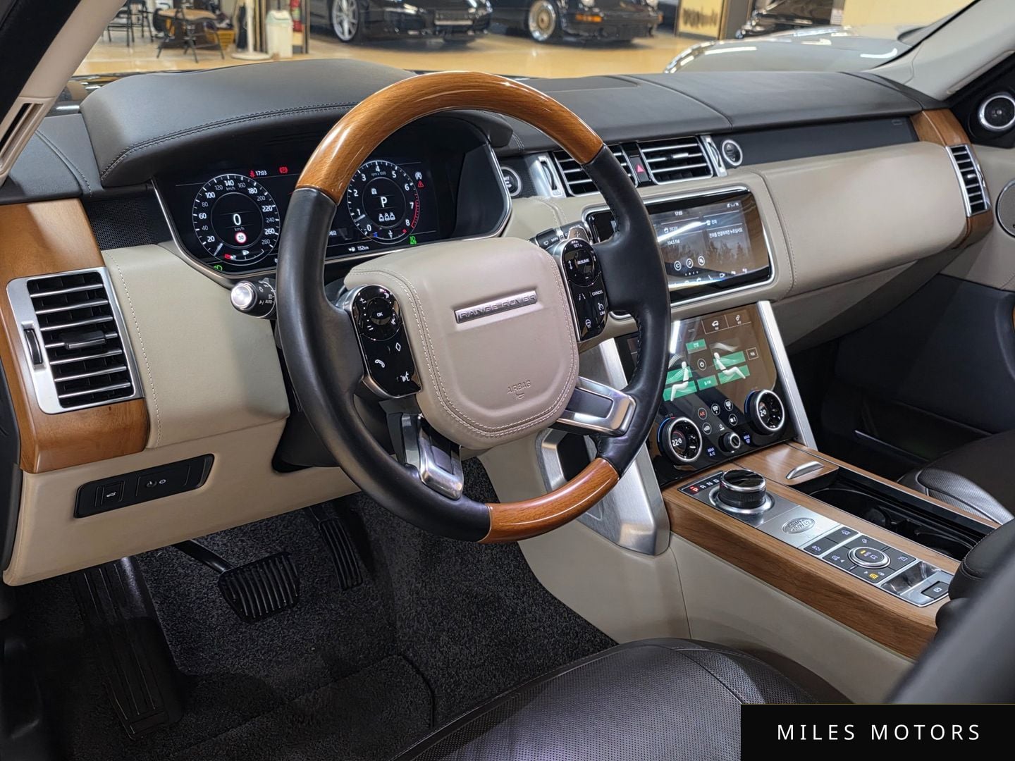 Land Rover Range Rover 2020 — миниатюра 8