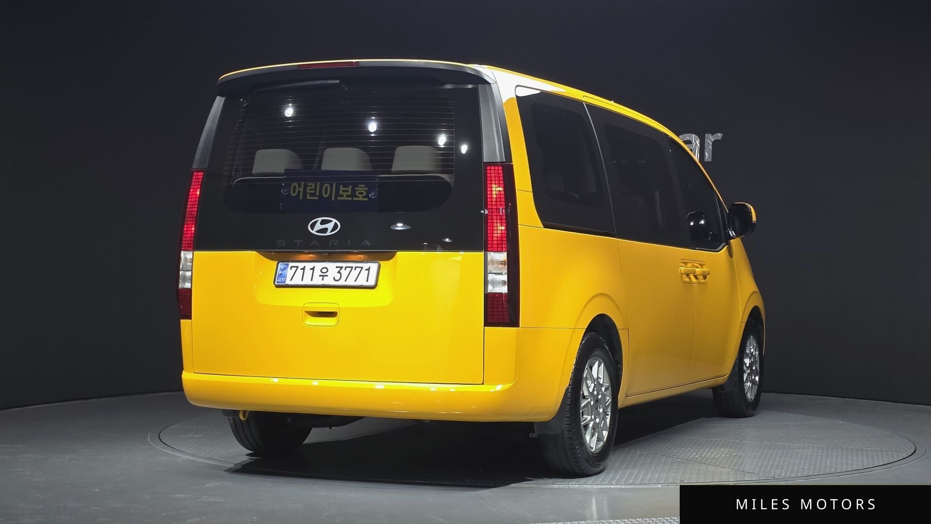 Hyundai Staria 2025 — миниатюра 2