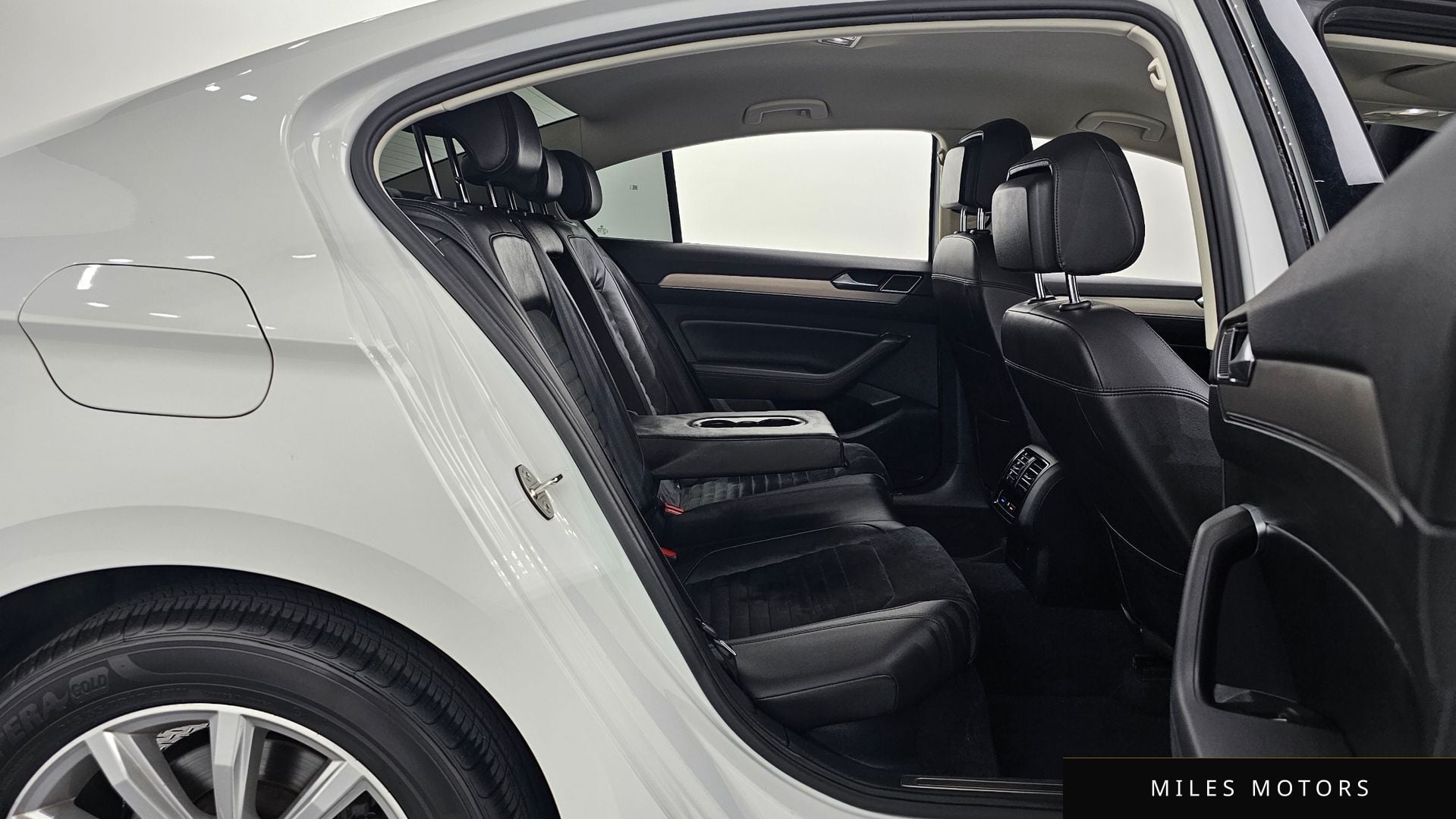 Volkswagen Passat 2018 — миниатюра 11
