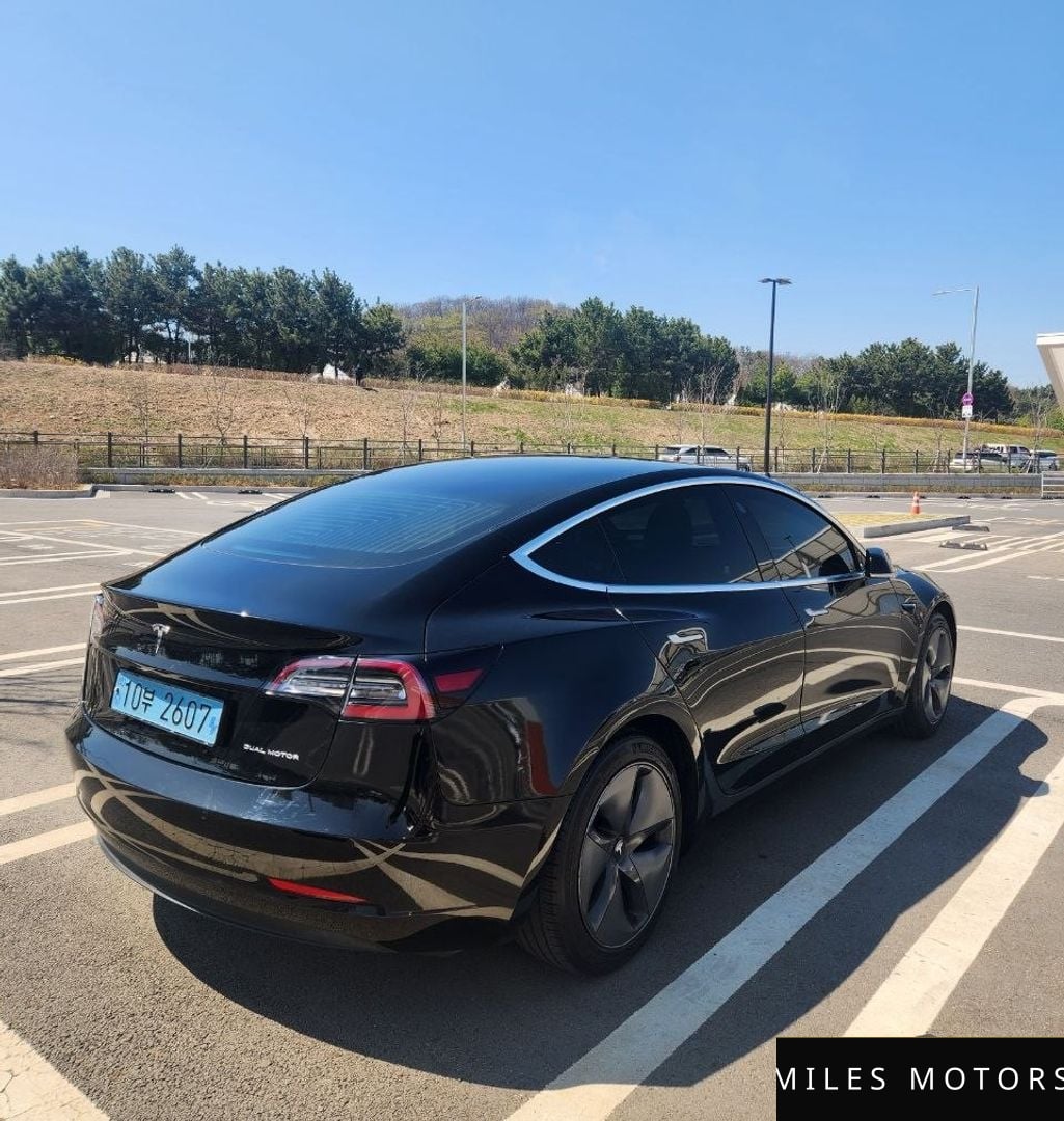 Tesla Model 3 2020 — миниатюра 2