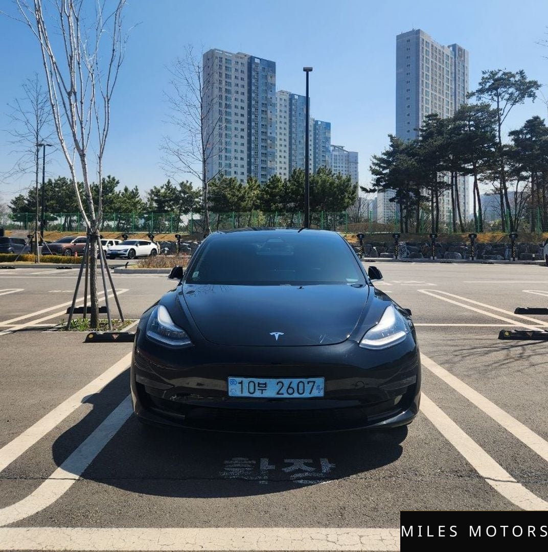 Tesla Model 3 2020 — миниатюра 3
