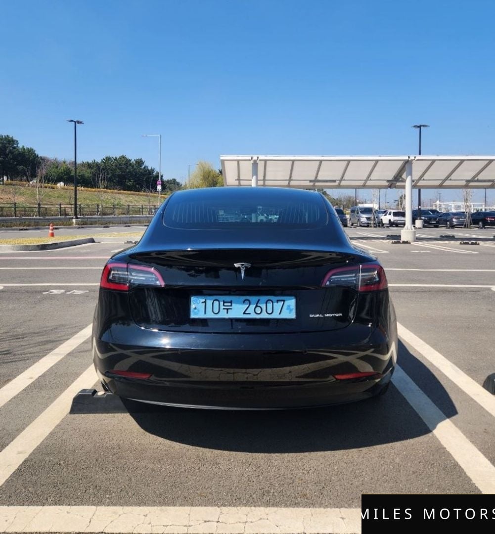 Tesla Model 3 2020 — миниатюра 4