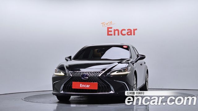 Лексус ES300h 2019 — миниатюра 3
