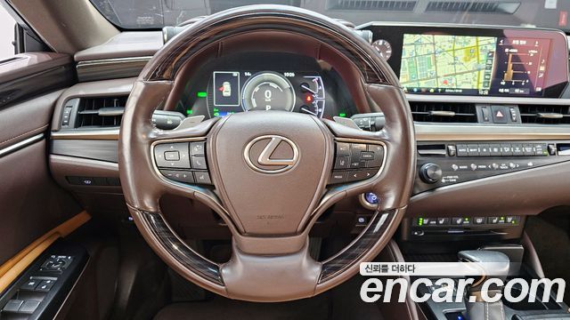 Лексус ES300h 2019 — миниатюра 13