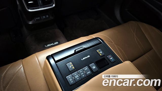 Лексус ES300h 2019 — миниатюра 17