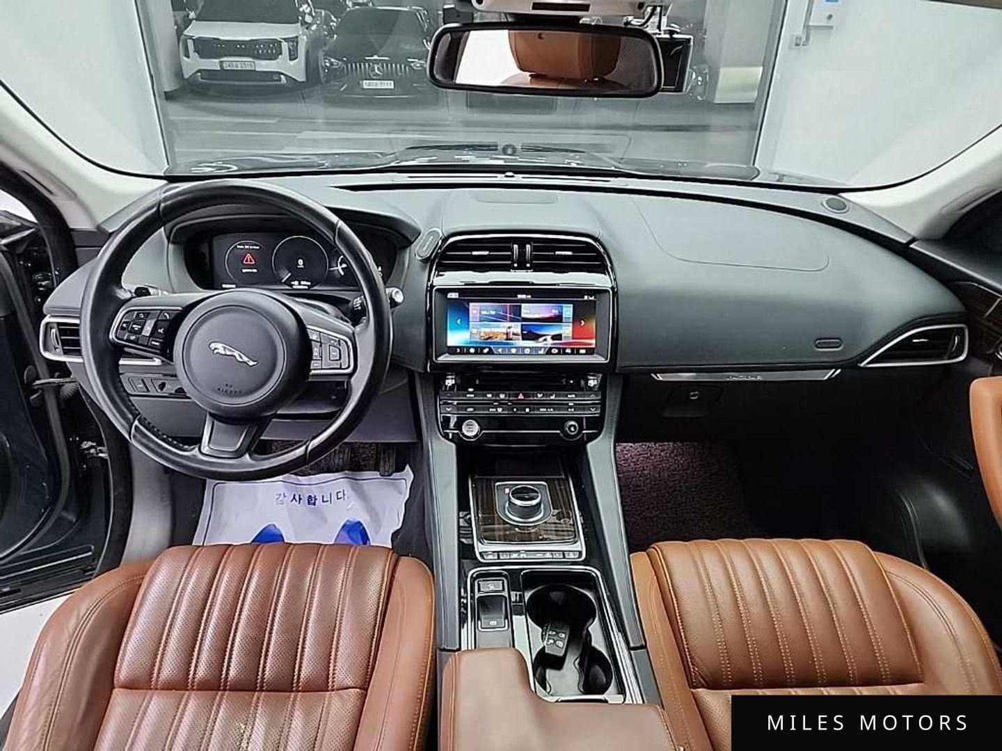 Jaguar F-PACE 2017 — миниатюра 7