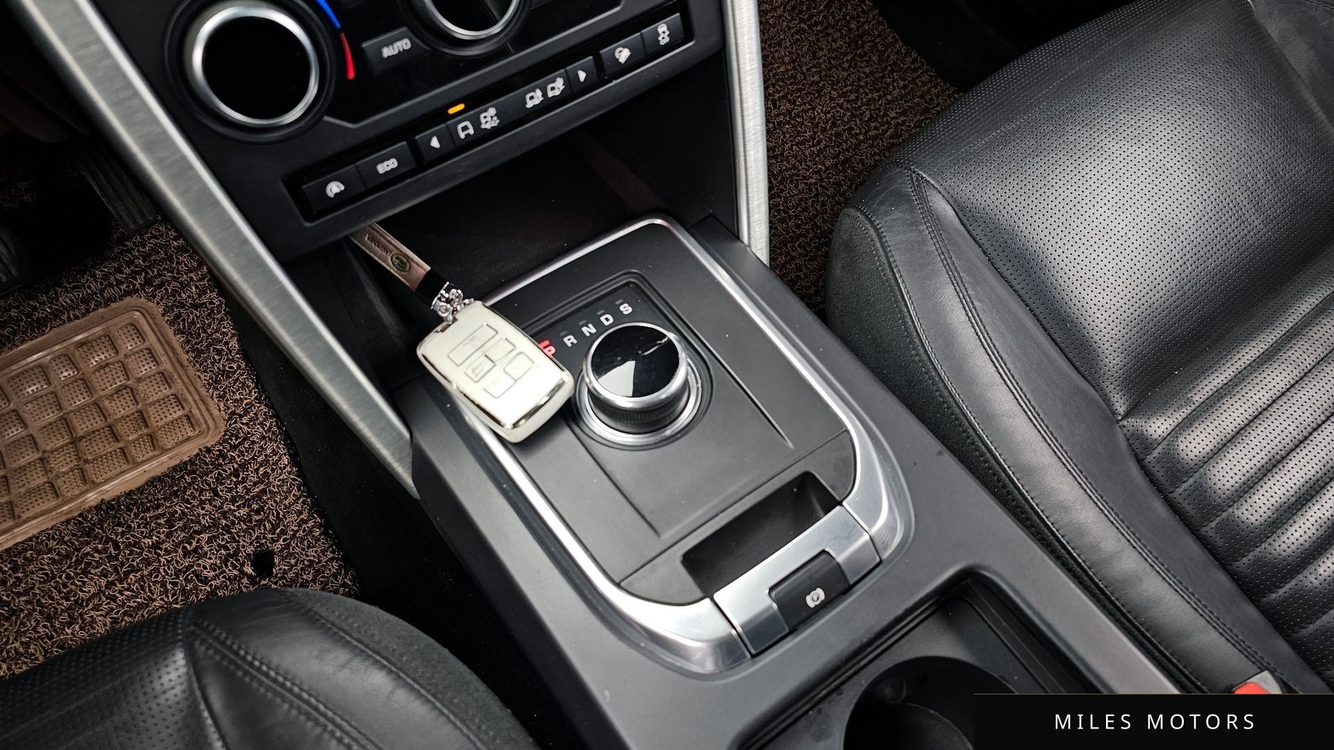 Land Rover Discovery Sport 2017 — миниатюра 12