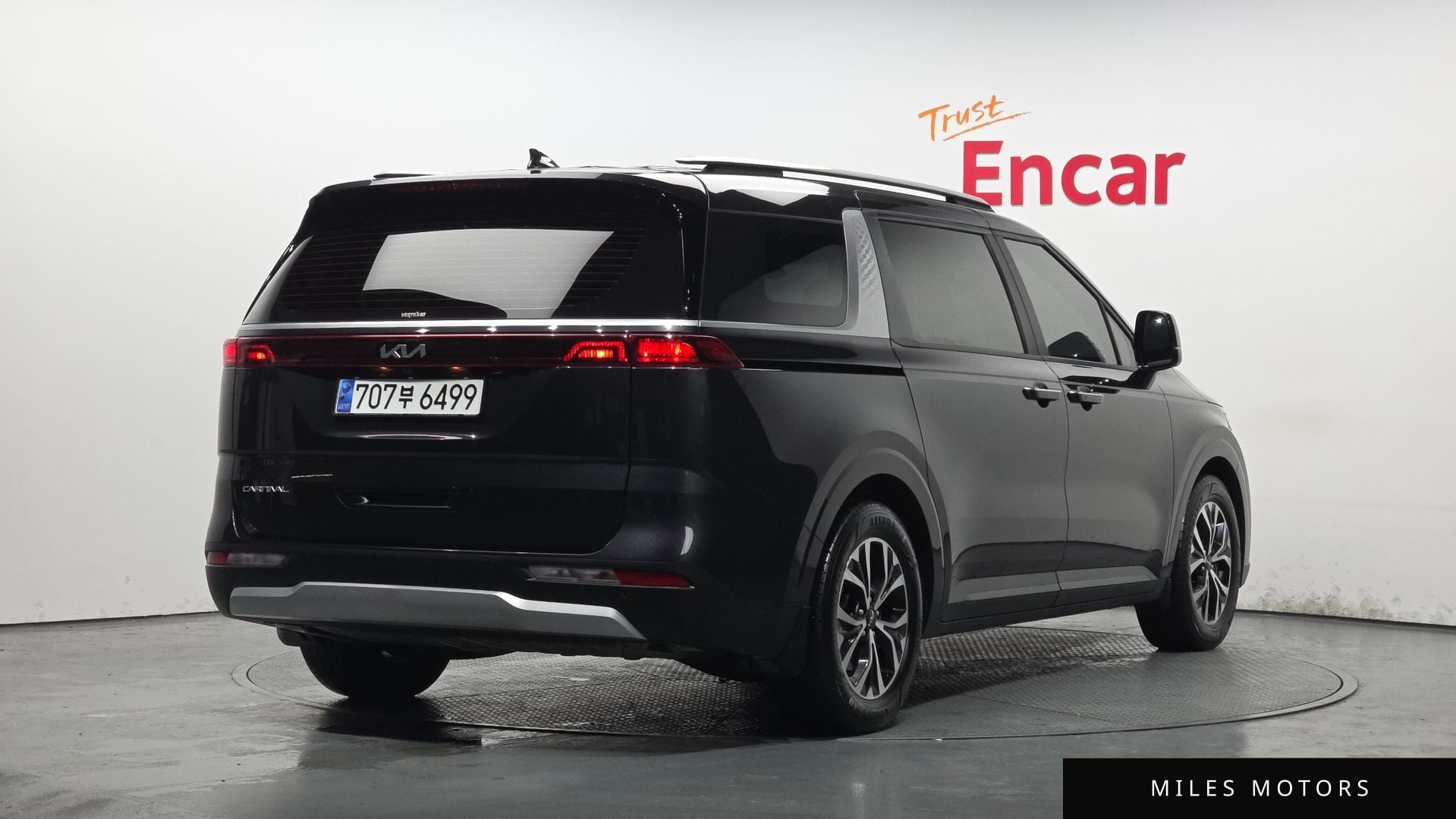 Kia Carnival 2023 — миниатюра 2