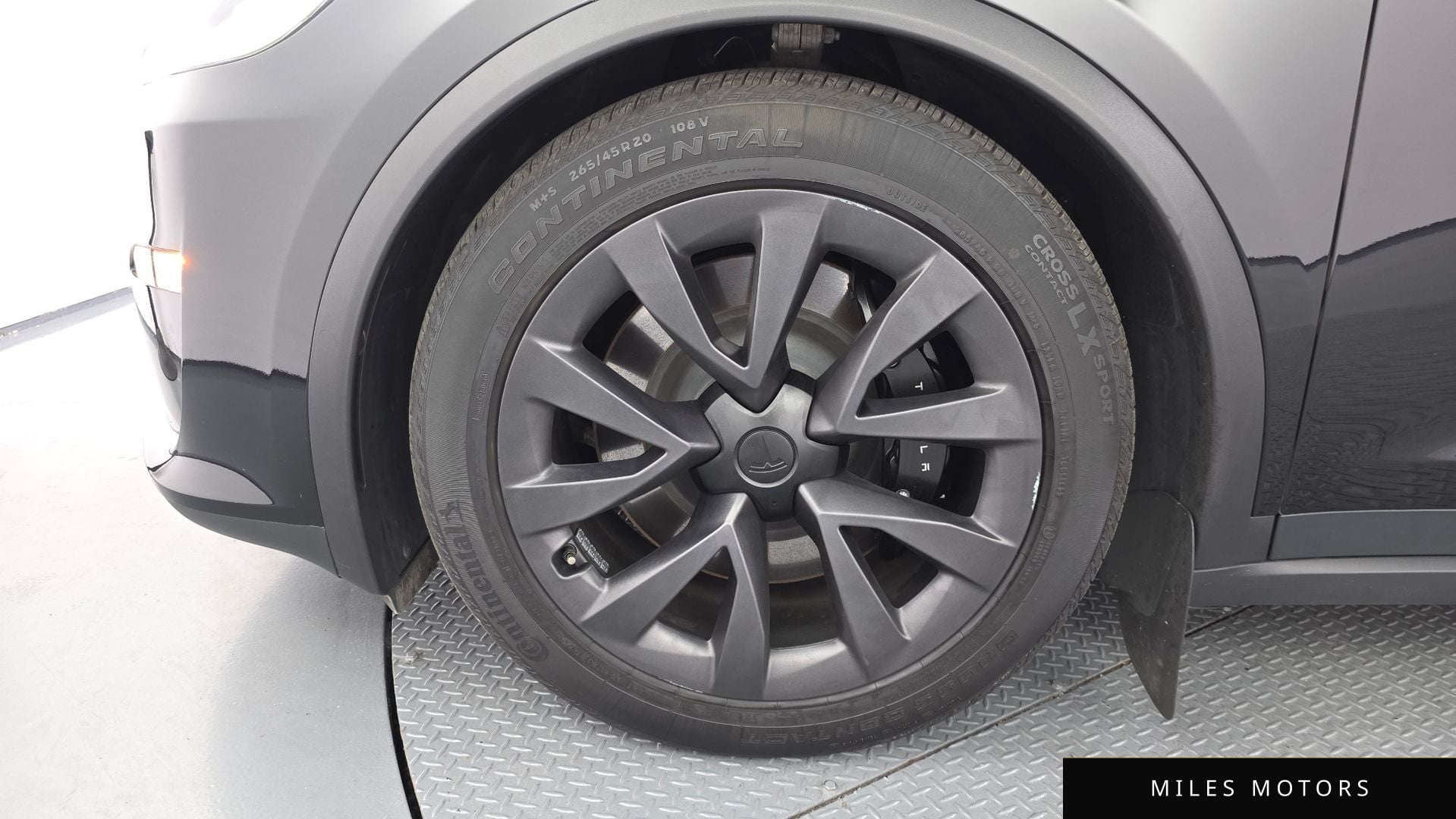 Tesla Model X 2024 — миниатюра 5