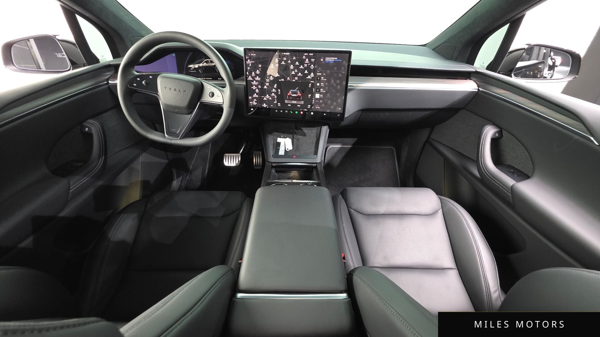 Tesla Model X 2024 — миниатюра 10