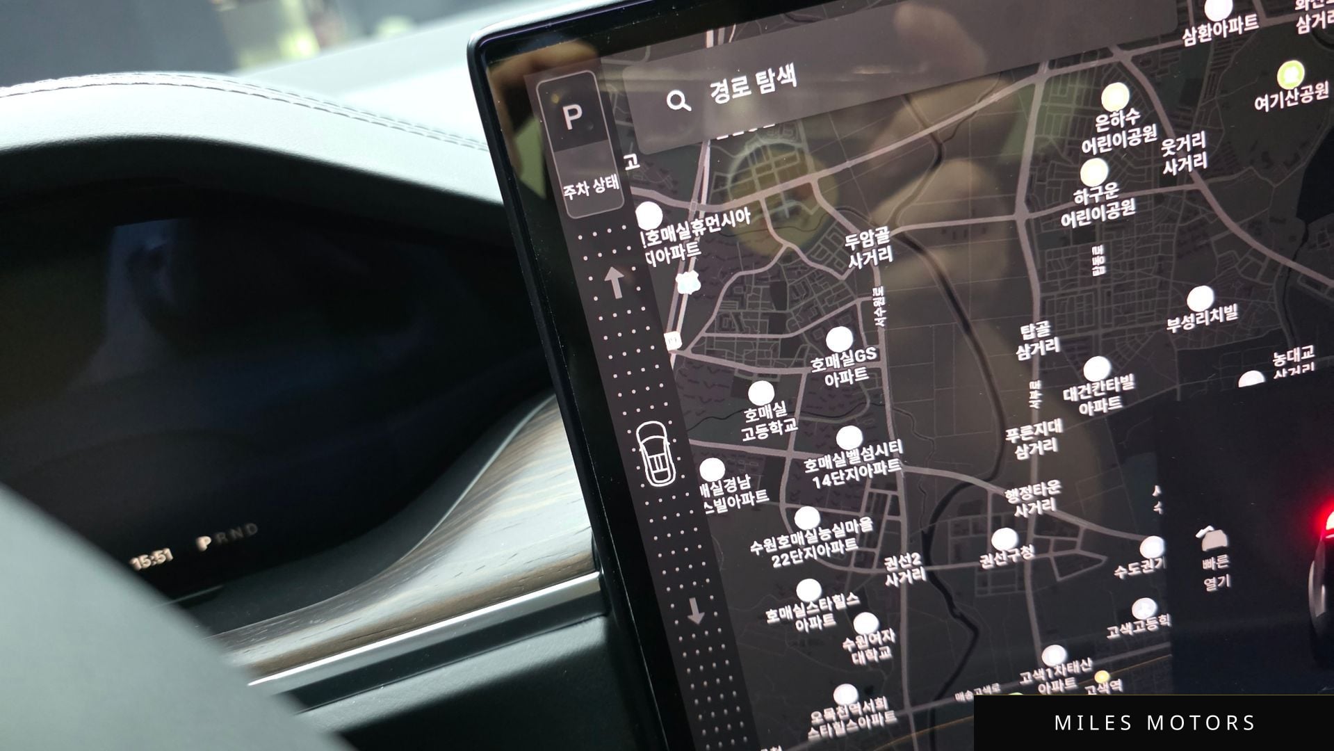 Tesla Model X 2024 — миниатюра 12