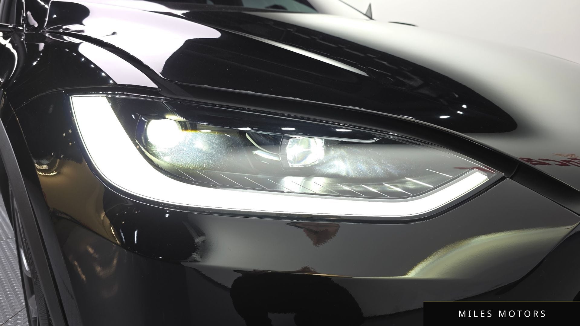 Tesla Model X 2024 — миниатюра 8