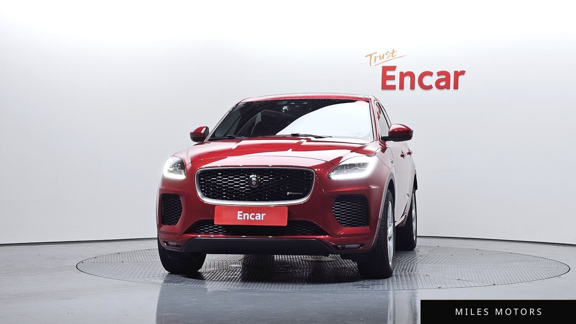 Jaguar E-PACE 2018 — миниатюра 3