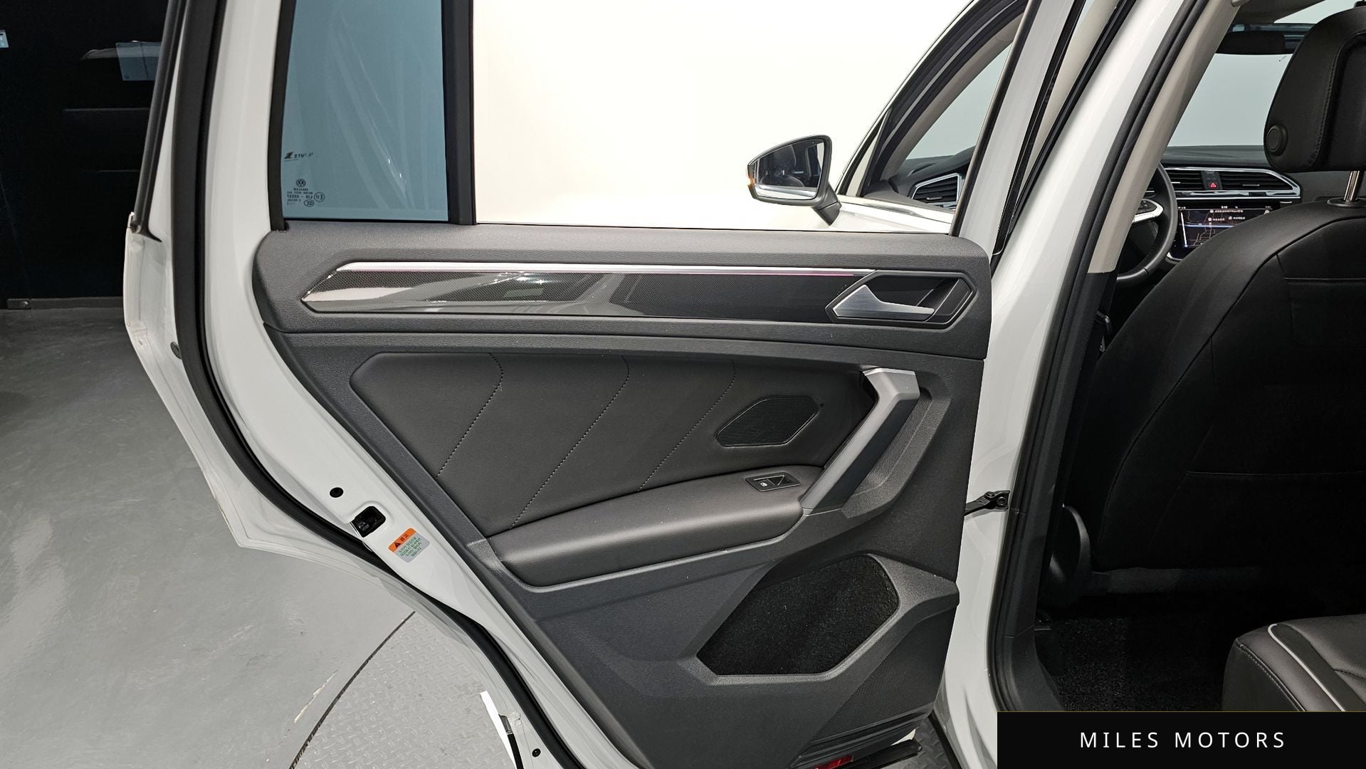 Volkswagen 티구안 2022 — миниатюра 15