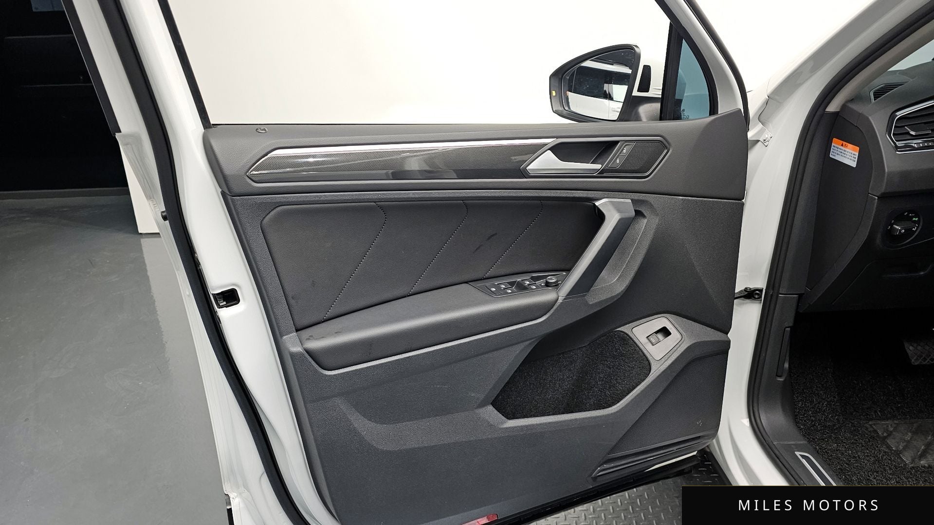 Volkswagen 티구안 2022 — миниатюра 27