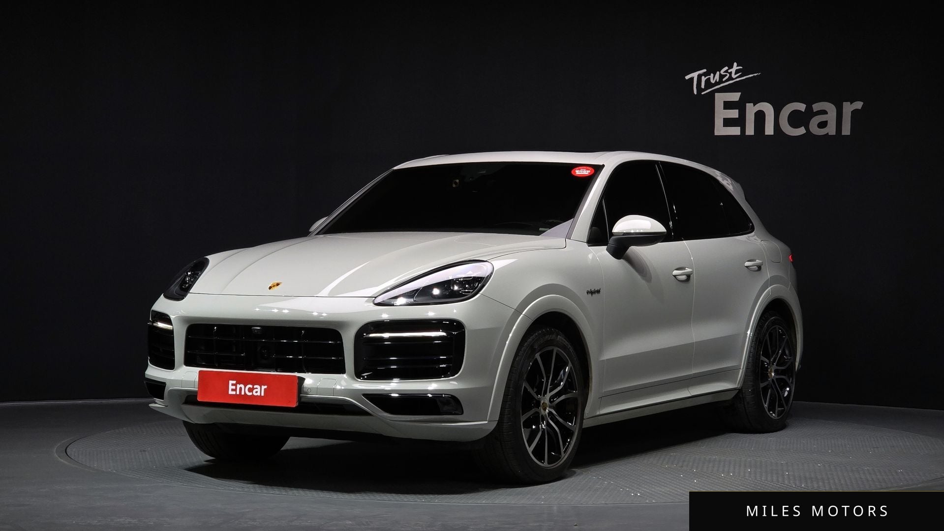 Porsche Cayenne 2022 — фото 1 из 12