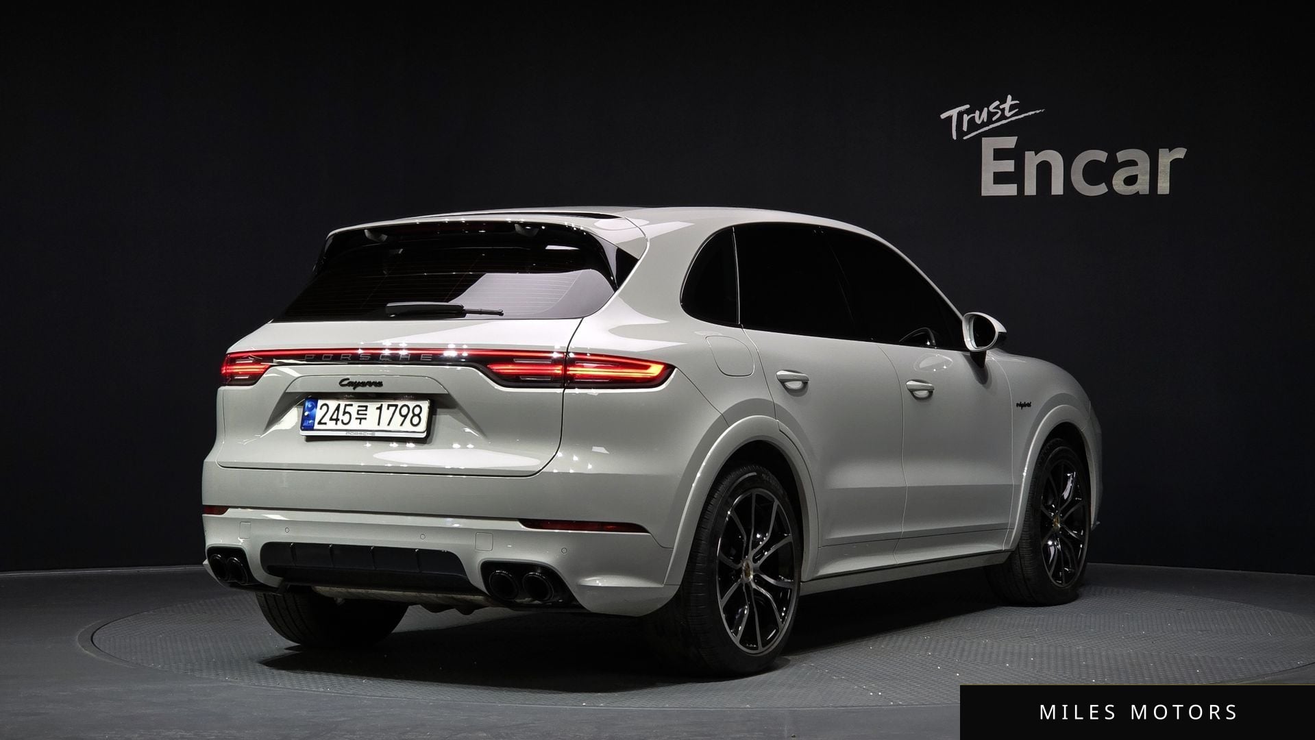 Porsche Cayenne 2022 — миниатюра 2