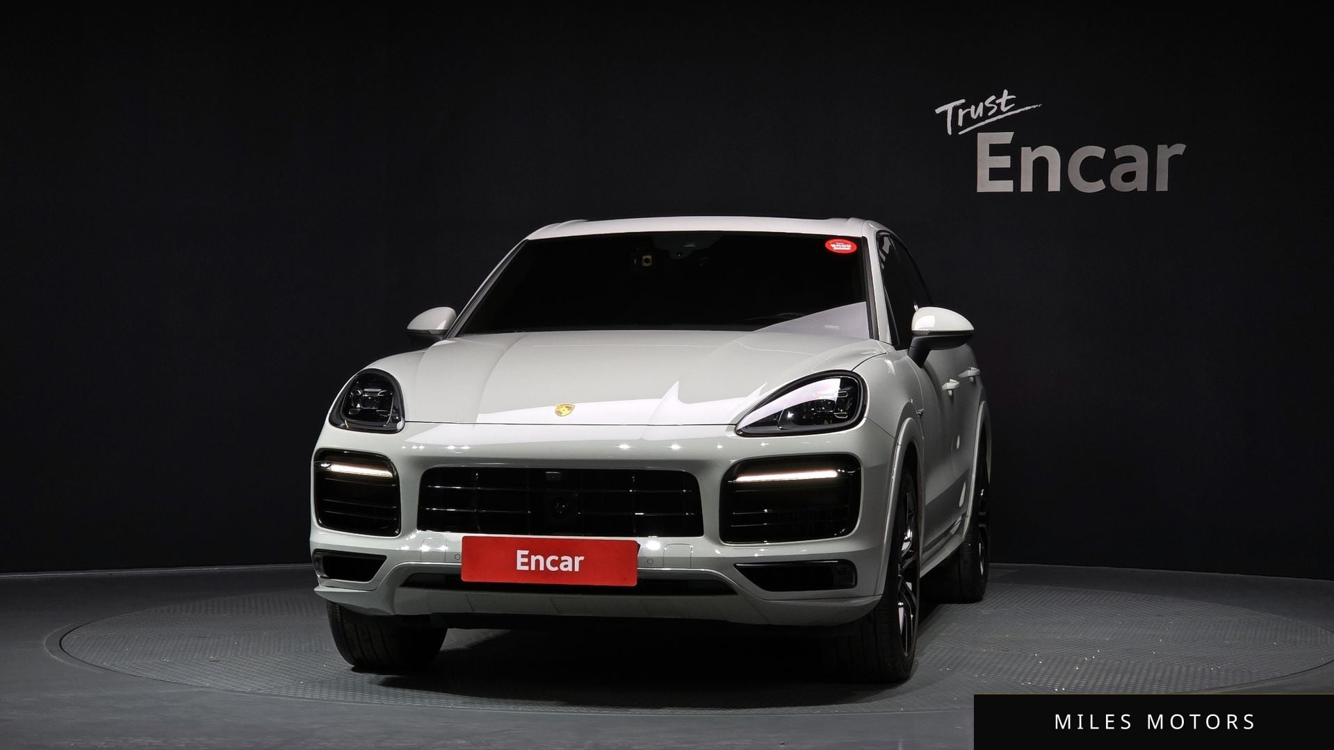 Porsche Cayenne 2022 — миниатюра 3