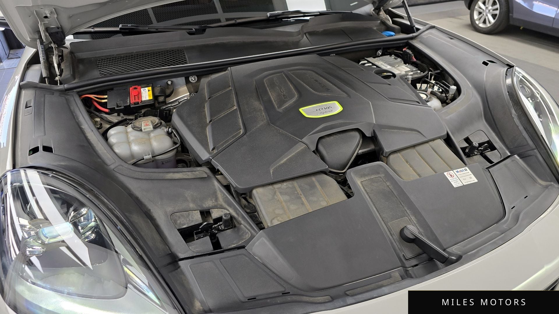 Porsche Cayenne 2022 — миниатюра 6